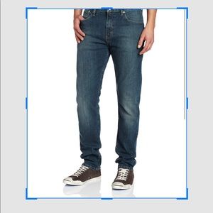 5 pairs of 508 Levi’s